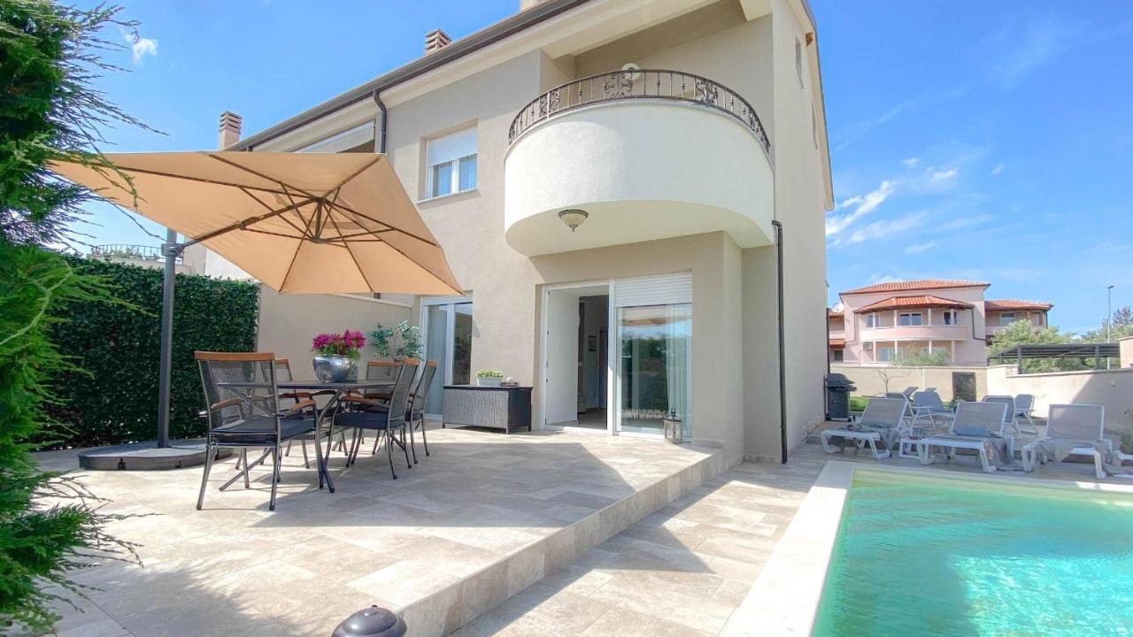 Casa Hana Bužinija Buitenkant foto