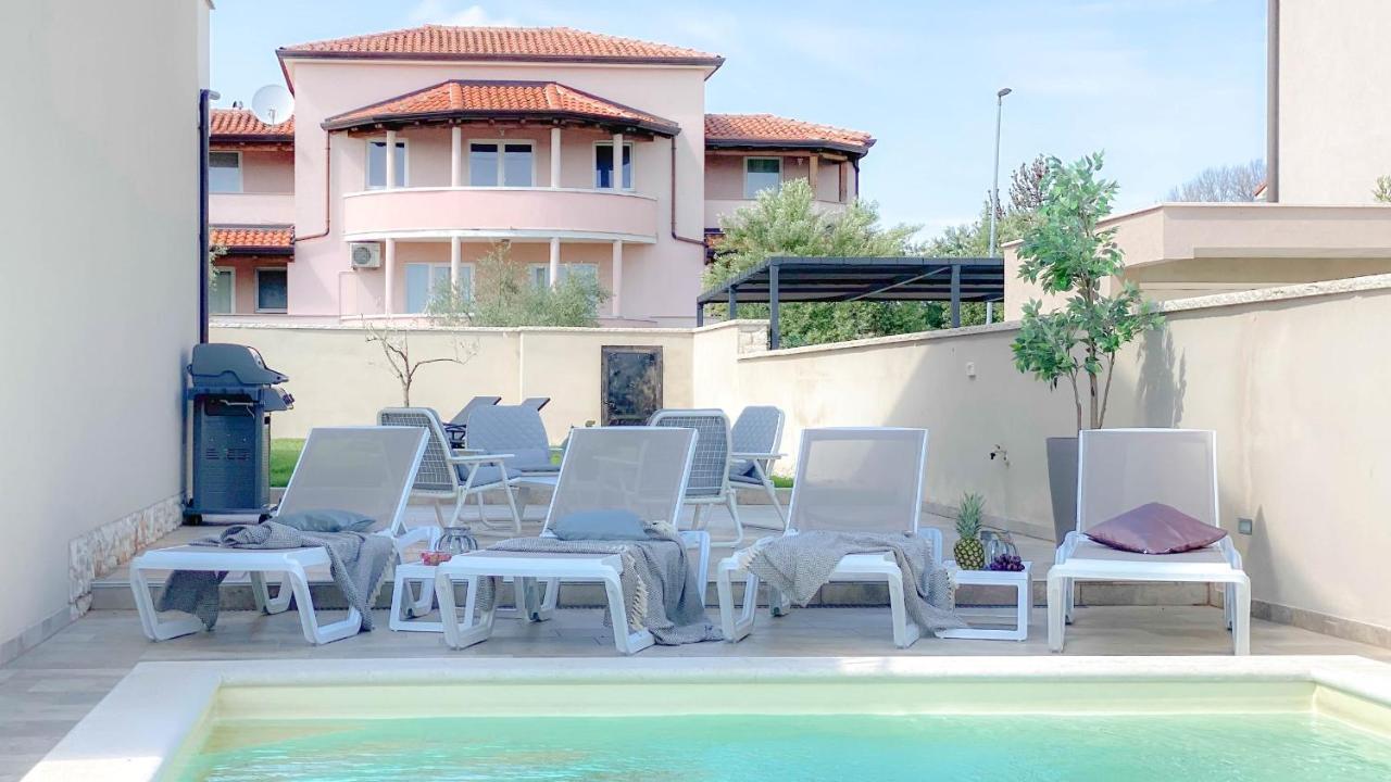 Casa Hana Bužinija Buitenkant foto